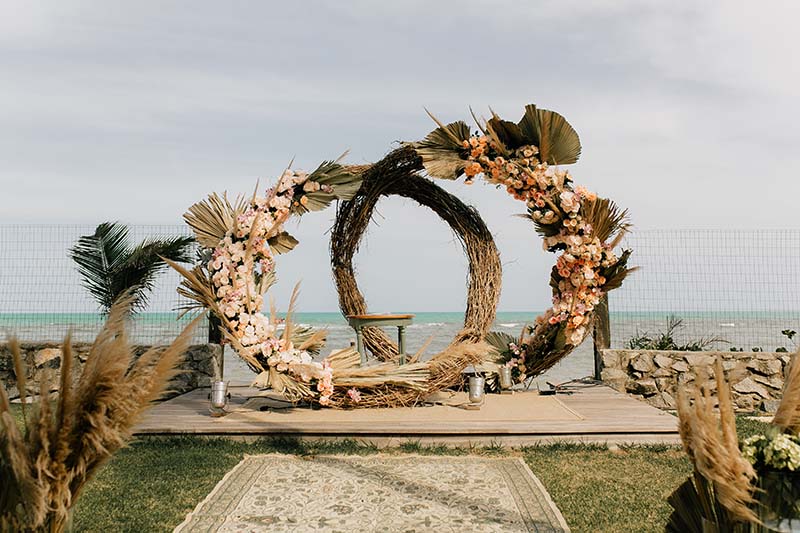 Noivos na pista de dança ao som de axé