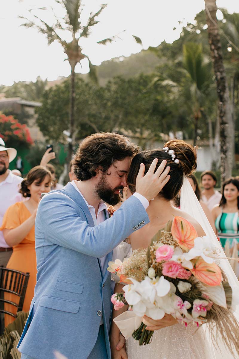 Paisagem da praia preparada para a cerimônia