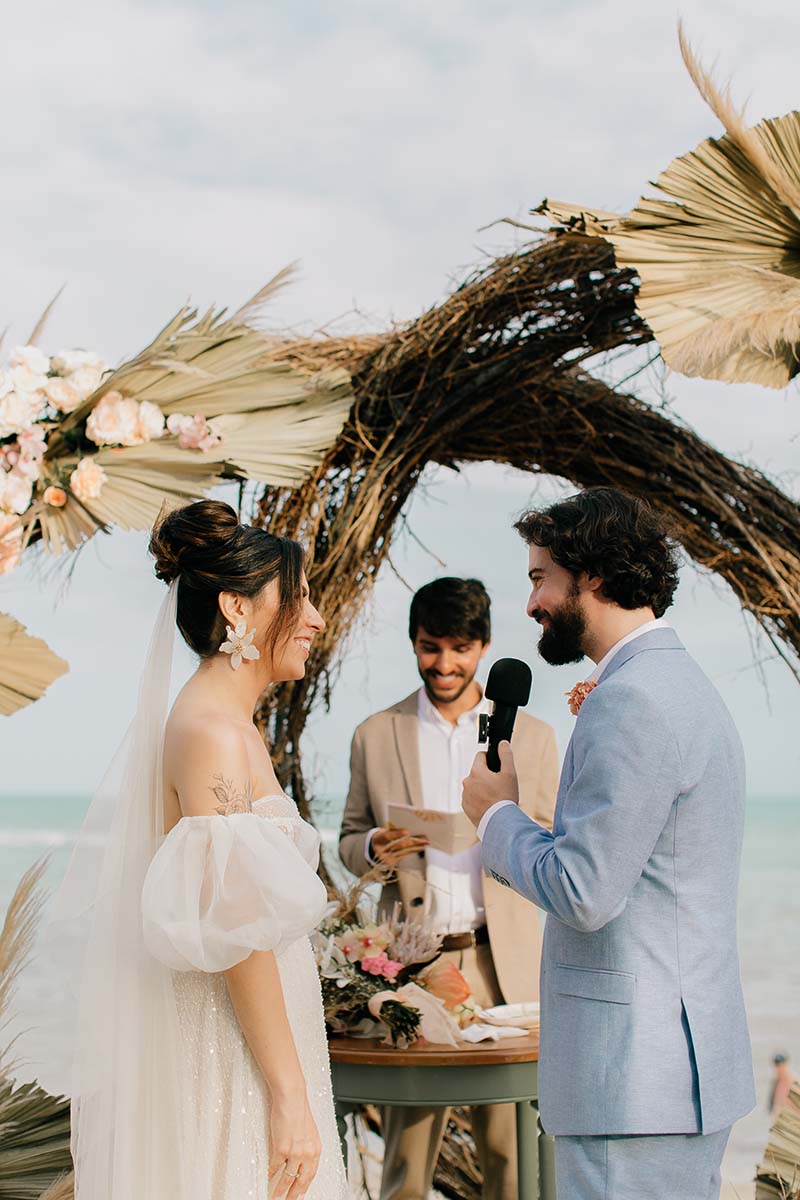 Bolo de casamento com decoração natural