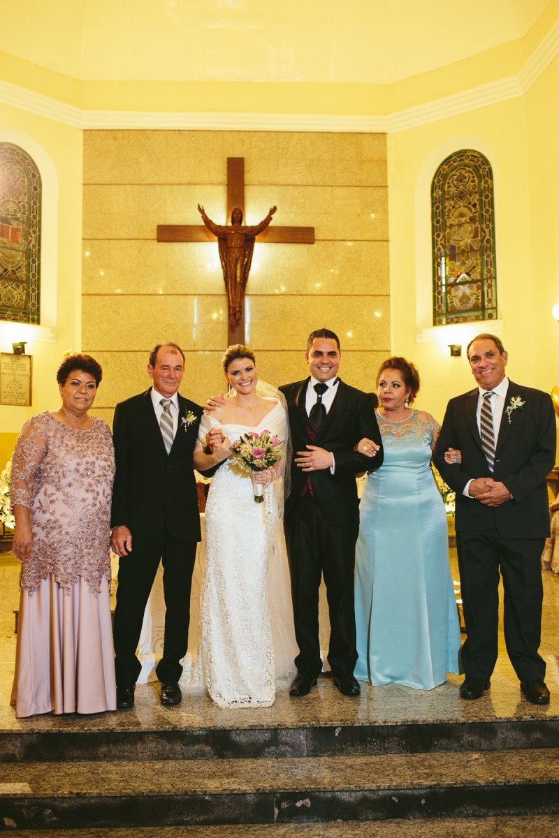 PAIS DOS NOIVOS NO ALTAR