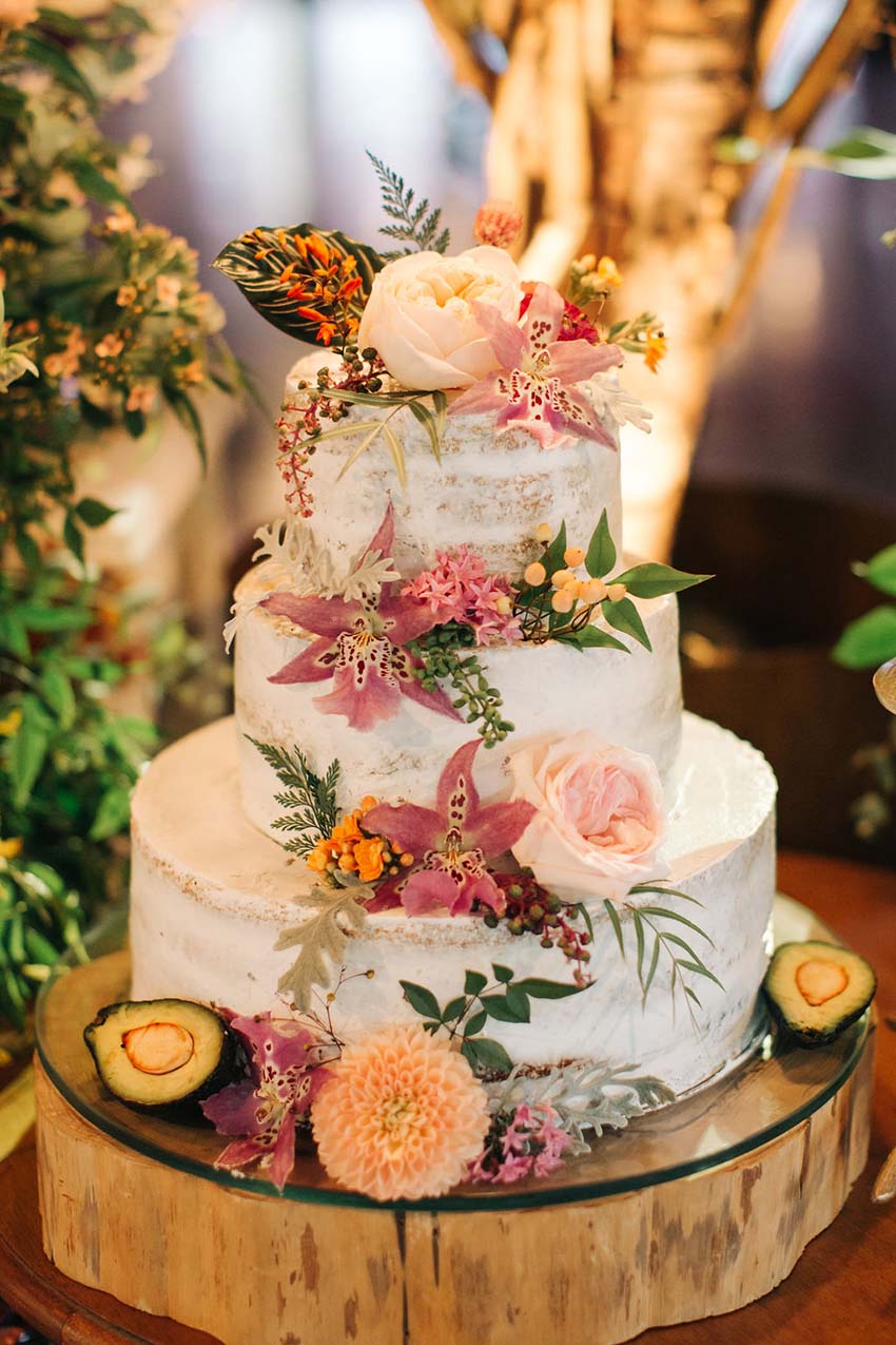 casamento romântico Patrícia e Daniel decoração com muitas flores