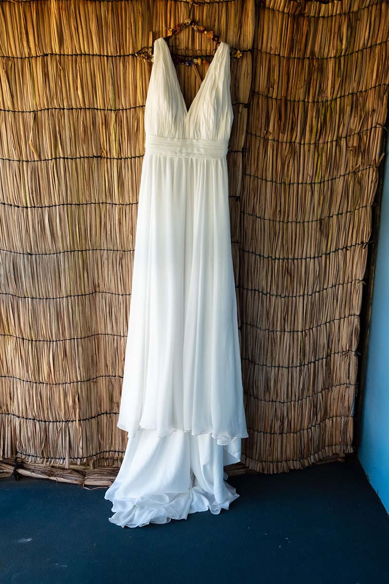 vestido da noiva no casamento na praia Rafaela e Filippe