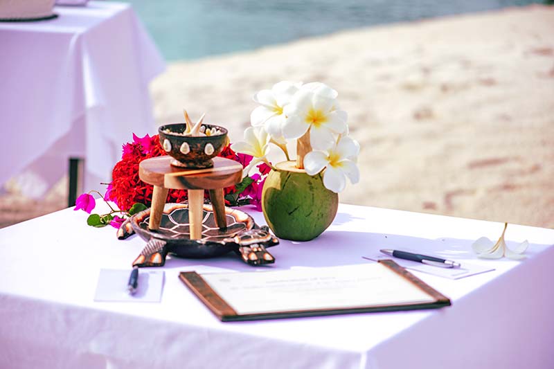 Casamento nas Ilhas Maldivas: jantar romântico na praia