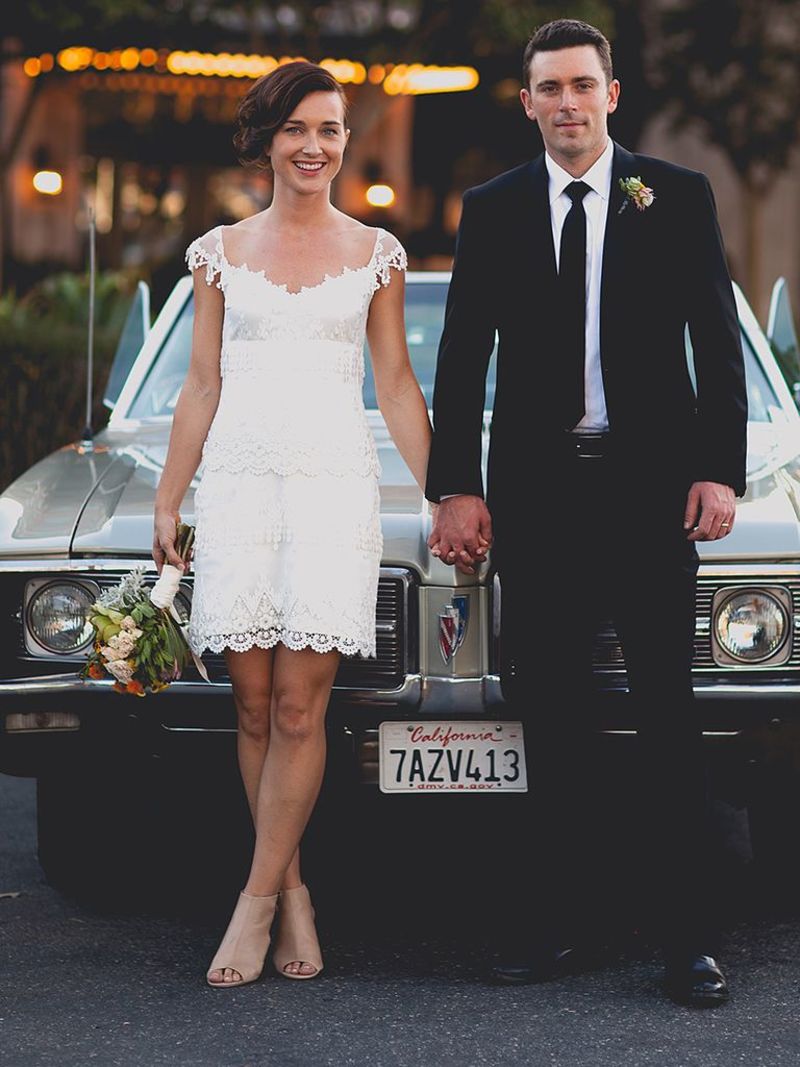 Vestido de noiva anos 70 em cerimônia ao ar livre