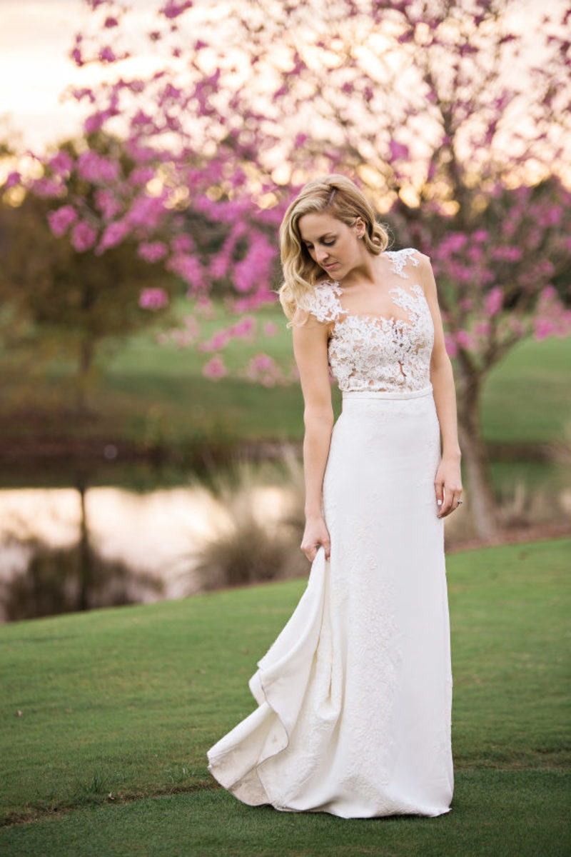 Vestido de noiva corte reto moderno e clean