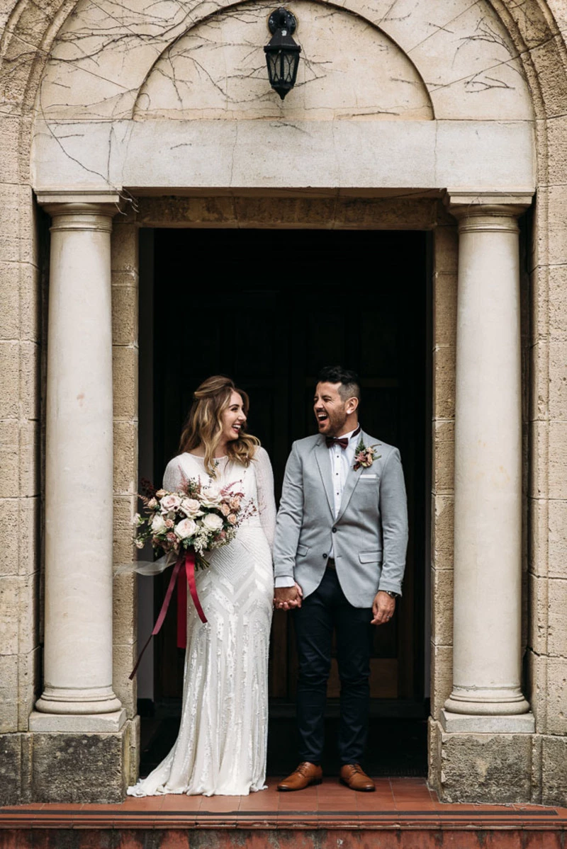 Vestido de noiva corte reto para casamento ao ar livre