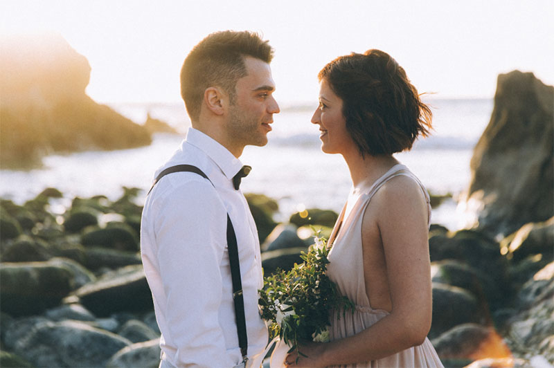 álbum de casamento com fotos da cerimônia