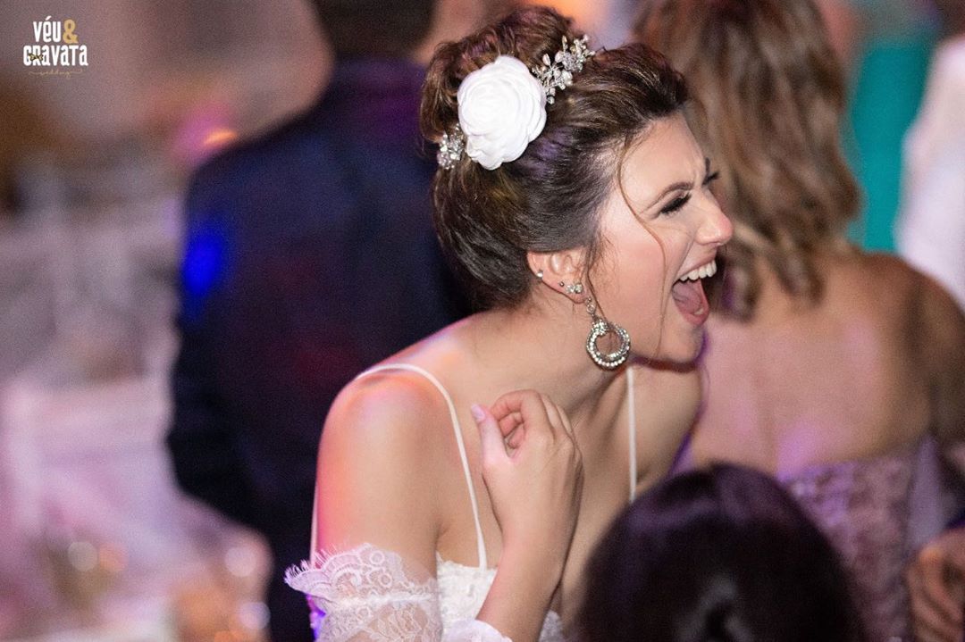 fotos espontâneas dos convidados no álbum de casamento