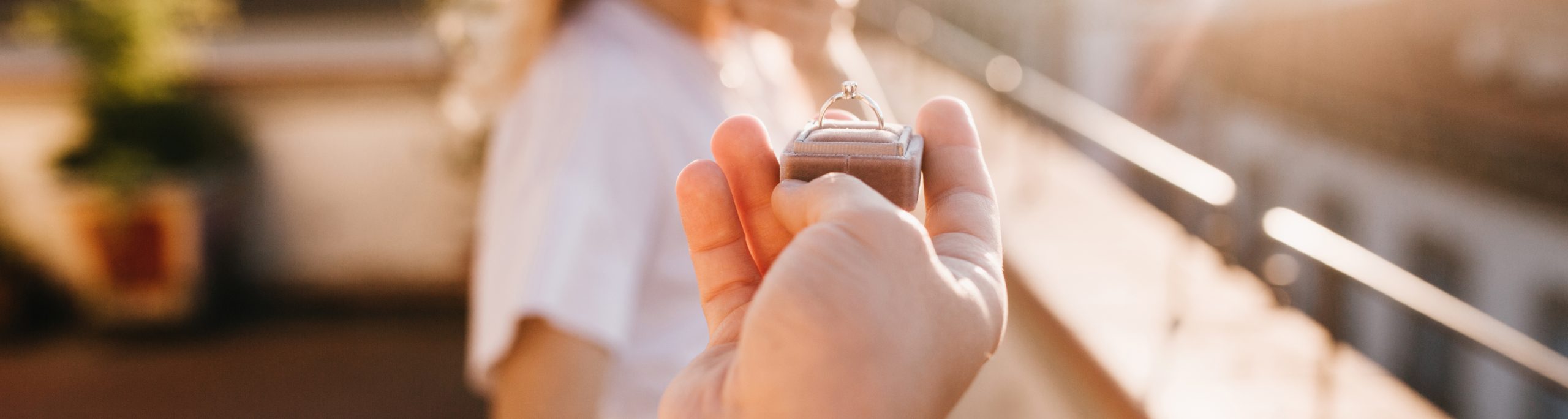 |Anel de noivado|Anel de noivado rosé|Anel de noivado solitário para noivas romãnticas|Anel de noivado para noivas fahionistas|Anel de noivado para noivas glomourosas|Anel de noivado: conheça modelos para diferentes tipos de noivas|Anel de noivado para noivas discretas|anel de noivado|anel de noivado|||anel de noivado