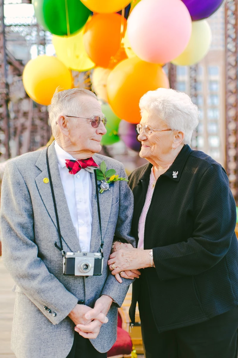 Casal celebrando bodas de ouro