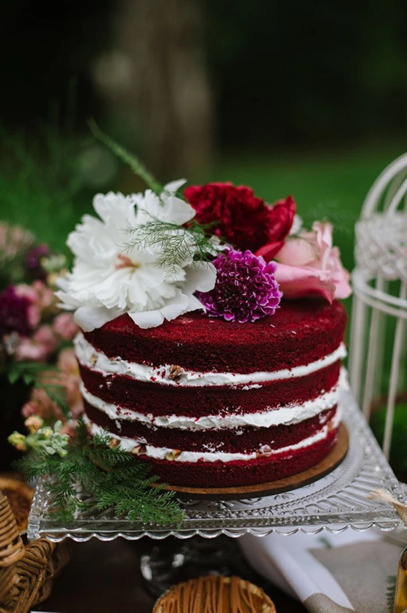 bolo de casamento vermelho e branco