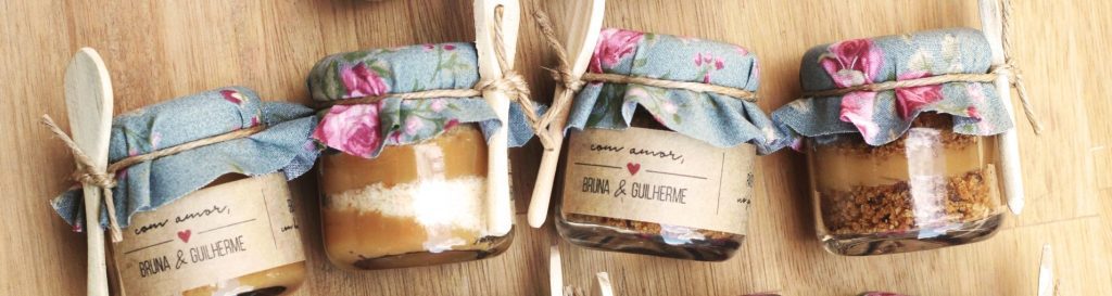 bolo-de-pote-para-casamento|bolo-de-pote-para-casamento-com-decoração-floral|bolo-de-pote-para-casamento-no-sabor-bem-casado|bolo-de-pote-para-casamento|bolo-de-pote-para-casamento-no-sabor-red-velvet|bolo-de-pote-para-casamento-em-diferentes-sabores|bolo-de-pote-para-casamento-com-adesivo-na-decoração|bolo-de-pote-para-casamento-servido-com-o-bolo-tradicional|bolo de pote|