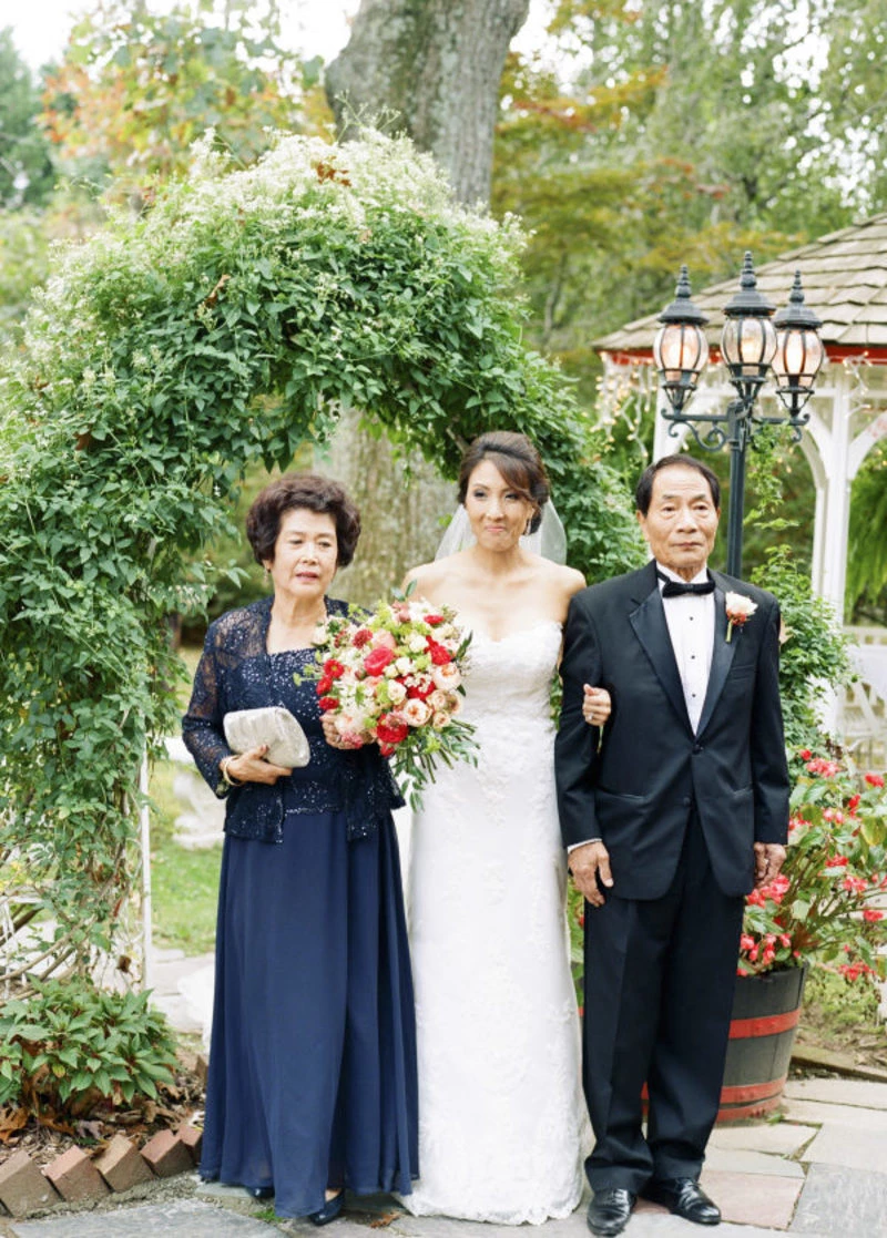 madrinha usando bolsa clutch no casamento