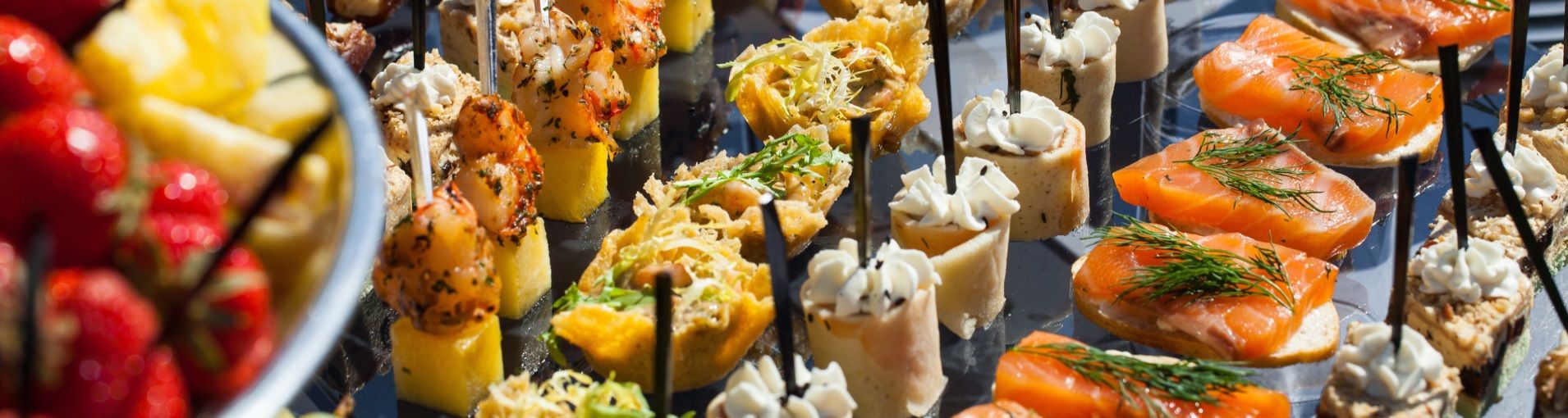 buffet-para-casamento|prato-de-aspagos-e-viera-para-buffet-para-casamento-light|prato-de-salada-em-buffet-para-casamento-light|canapé-de-atum-para-buffet-para-casamento-light|salada-para-entrada-de-buffet-para-casamento-light|buffet-para-casamento-light-com-prato-de-salmão|dadinhos-de-tapioca-para-buffet-para-casamento-light|torta-de-frutas-vermelhas-para-buffet-para-casamento-light|buffet para casamento