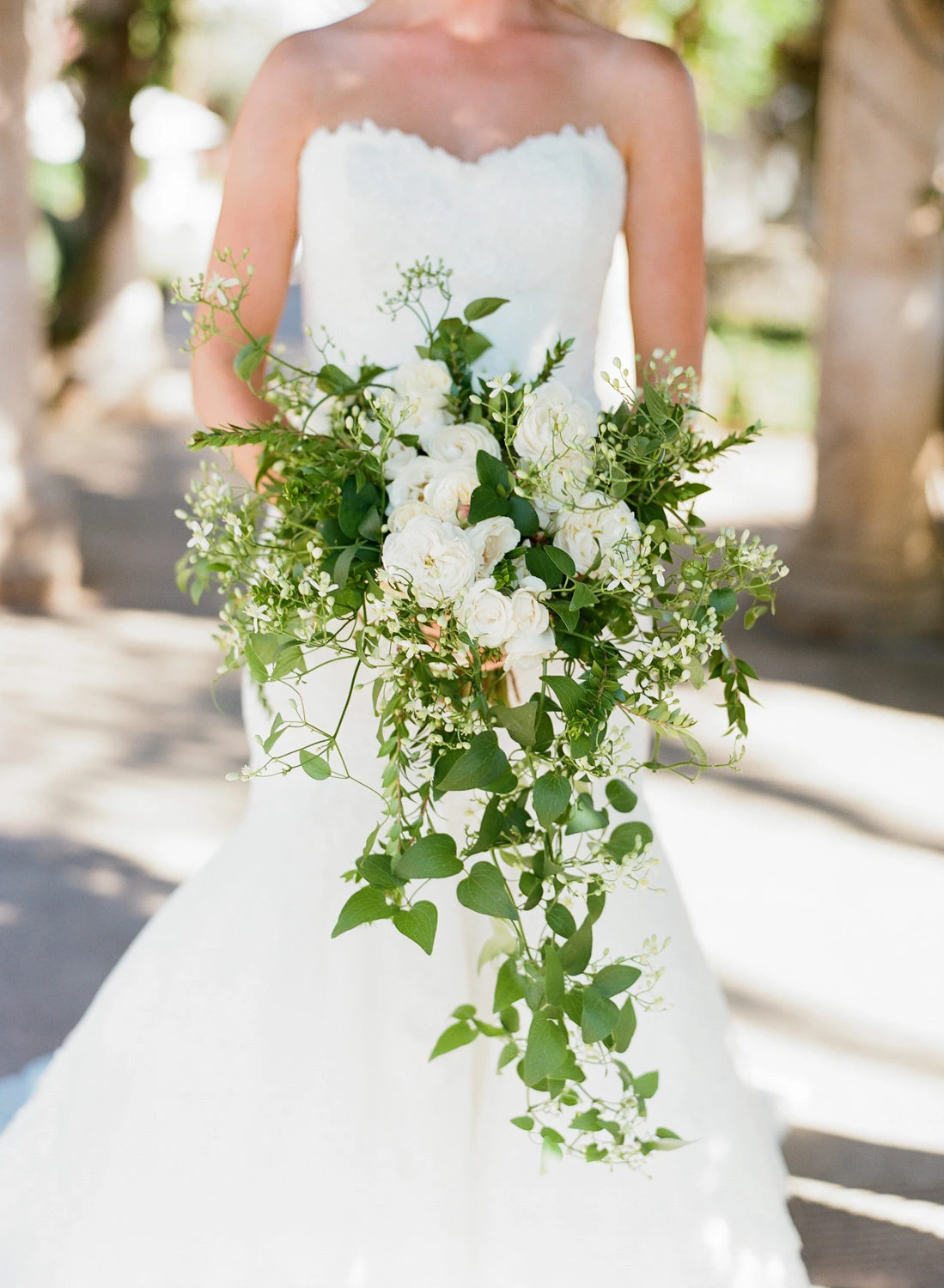 buquê cascata para noivas desconstruído