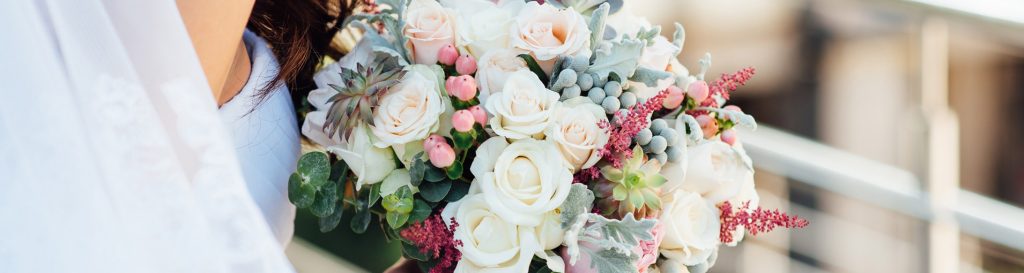 Buque de noiva artificial|Buquê de noiva artificial rosa vintage com mini rosas||Buquê de noiva artificial|Buquê de noiva artificial rosa|Buquê de noiva artificial rosa branca e vermelha|Buquê de noiva artificial branco|Buquê de noiva artificial papel|Buquê de noiva artificial cacho de uva|Buquê de noiva artificial é feito de qual material?|Buquê de noiva artificial