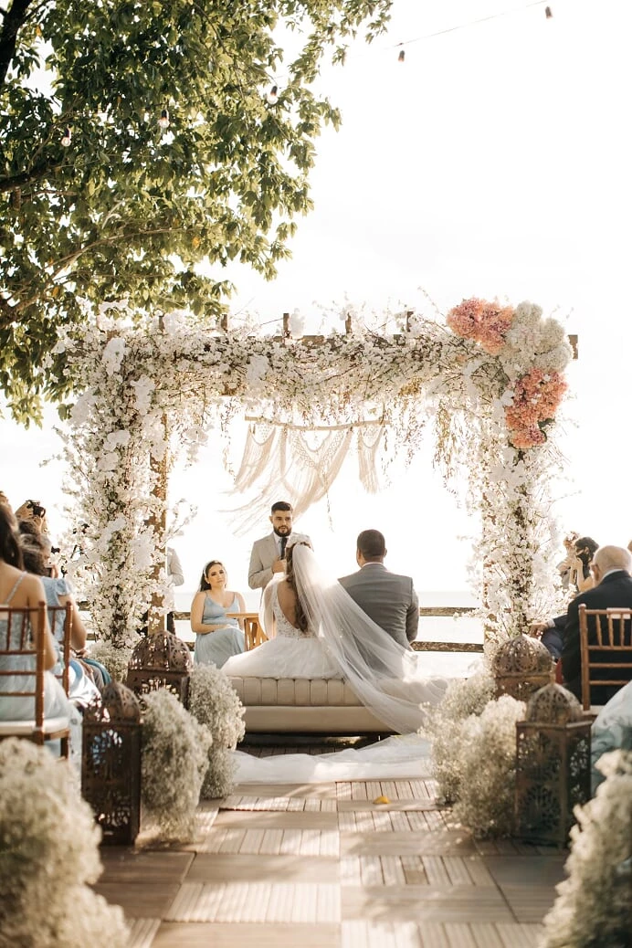 Fotos lindas do mini wedding Ingrid e Denilson com chuva de bênçãos