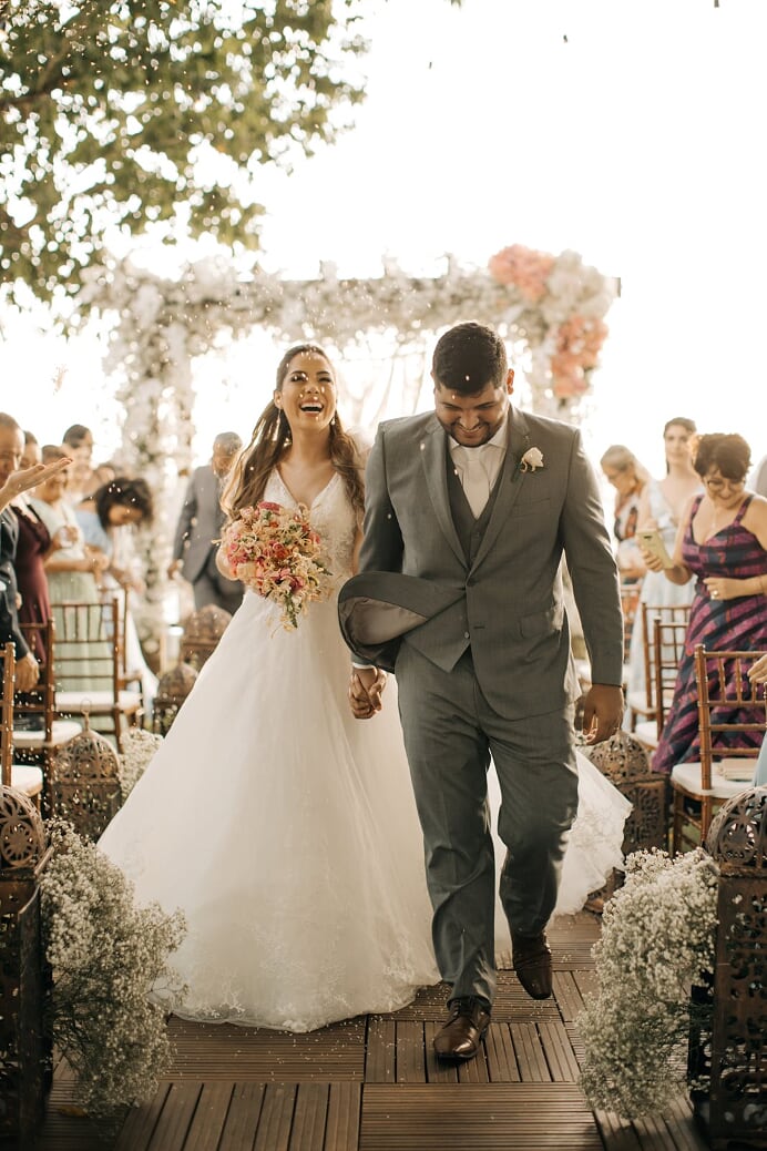 Cerimônia ao ar livre no mini wedding Ingrid e Denilson