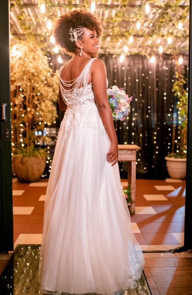 Vestido da noiva no casamento civil Jeniffer Nascimento e Jean Amorim