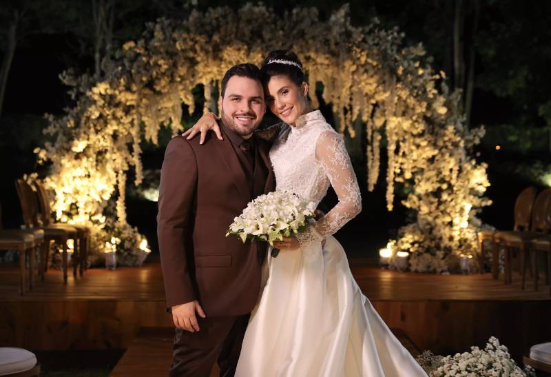 Decoração floral no casamento real ao ar livre Nathan Camargo e Izabella Camargo