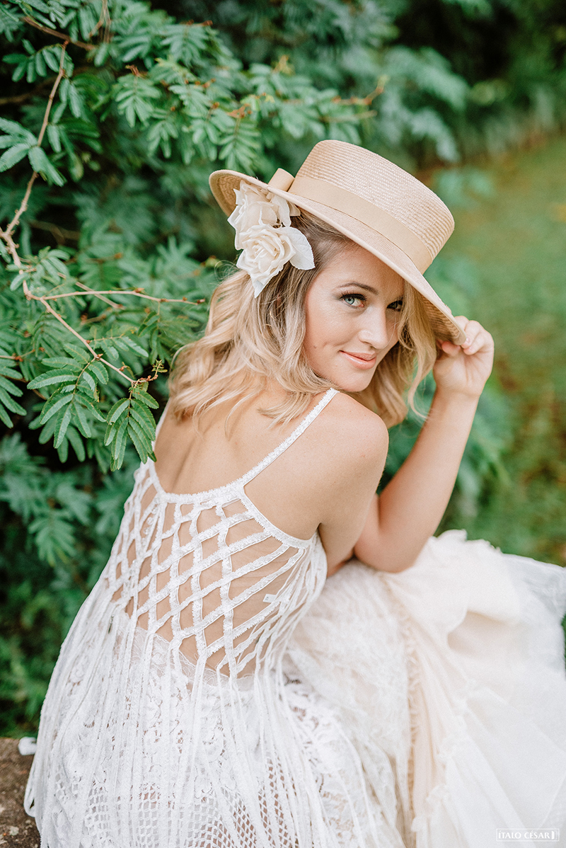 editorial casamento no campo vestido com babados