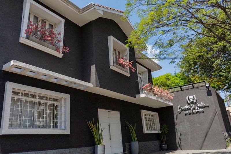 Casinha Le Julie: noivado em SP com clima intimista