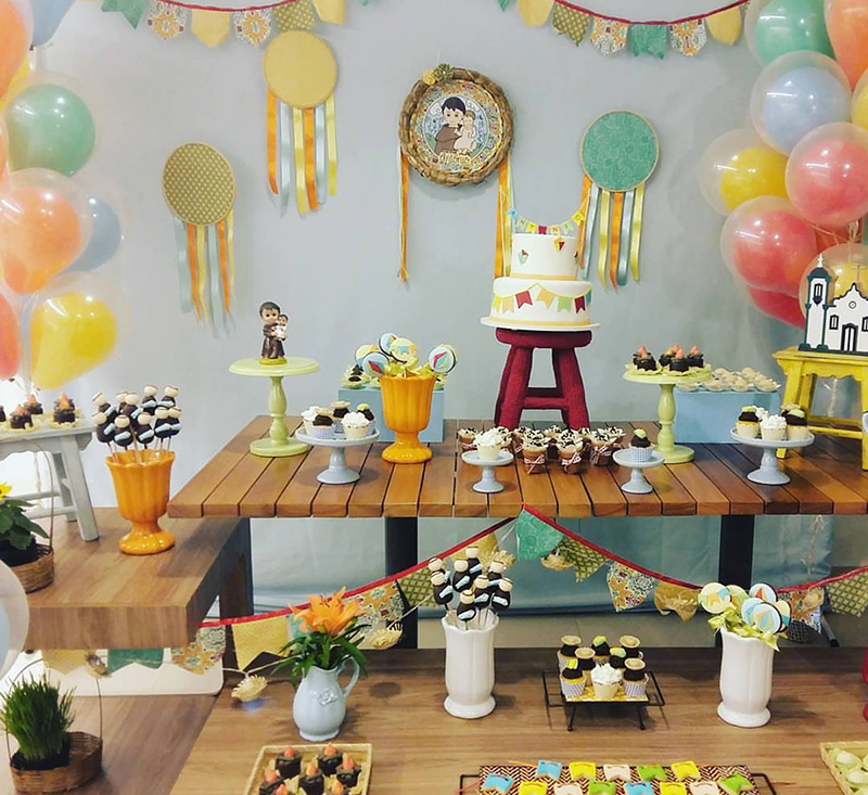 Charraiá: convidados dançando quadrilha no chá bar junino