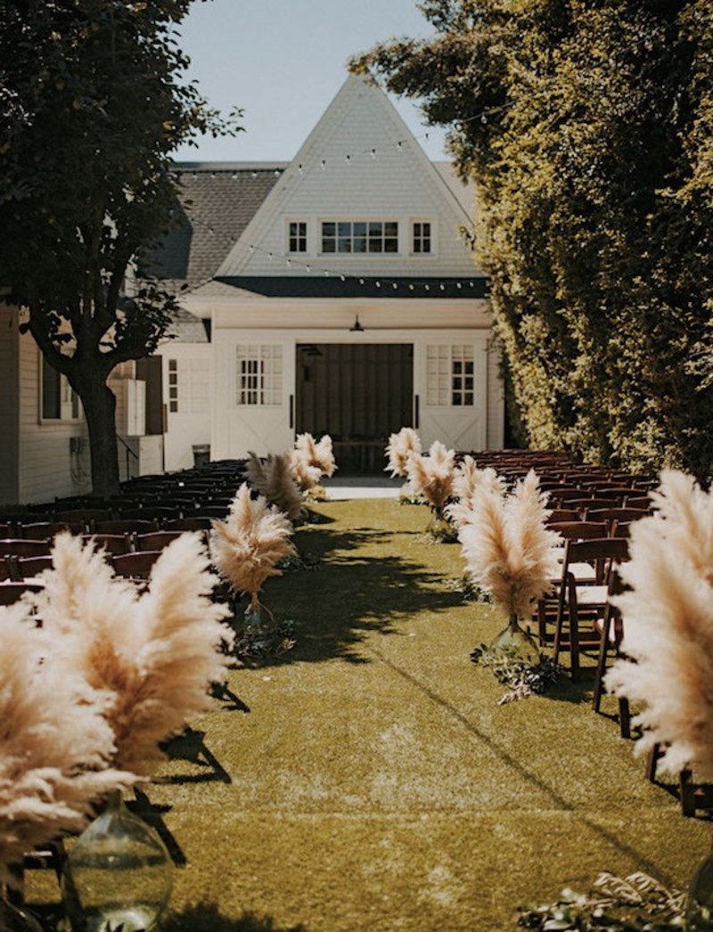 decoração de casamento com capim dos pampas