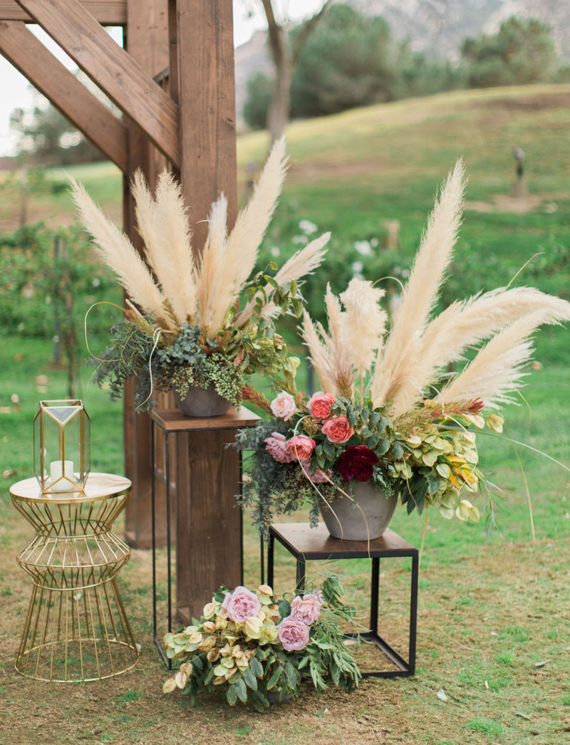 decoração de casamento com capim dos pampas