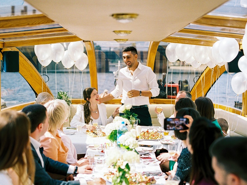 Eventos e lista de presentes ajudam a arrecadar dinheiro para o casamento