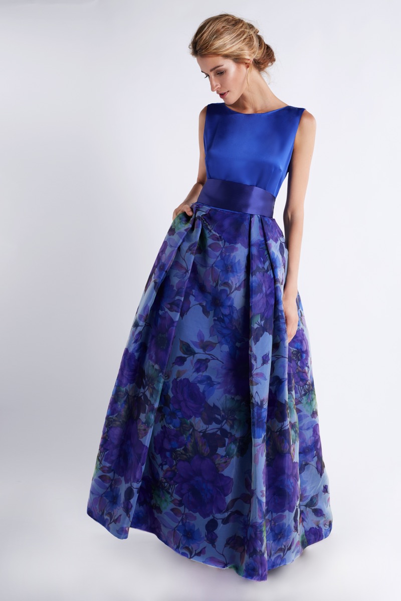 vestido-de-madrinha-azul-com-saia-estampada