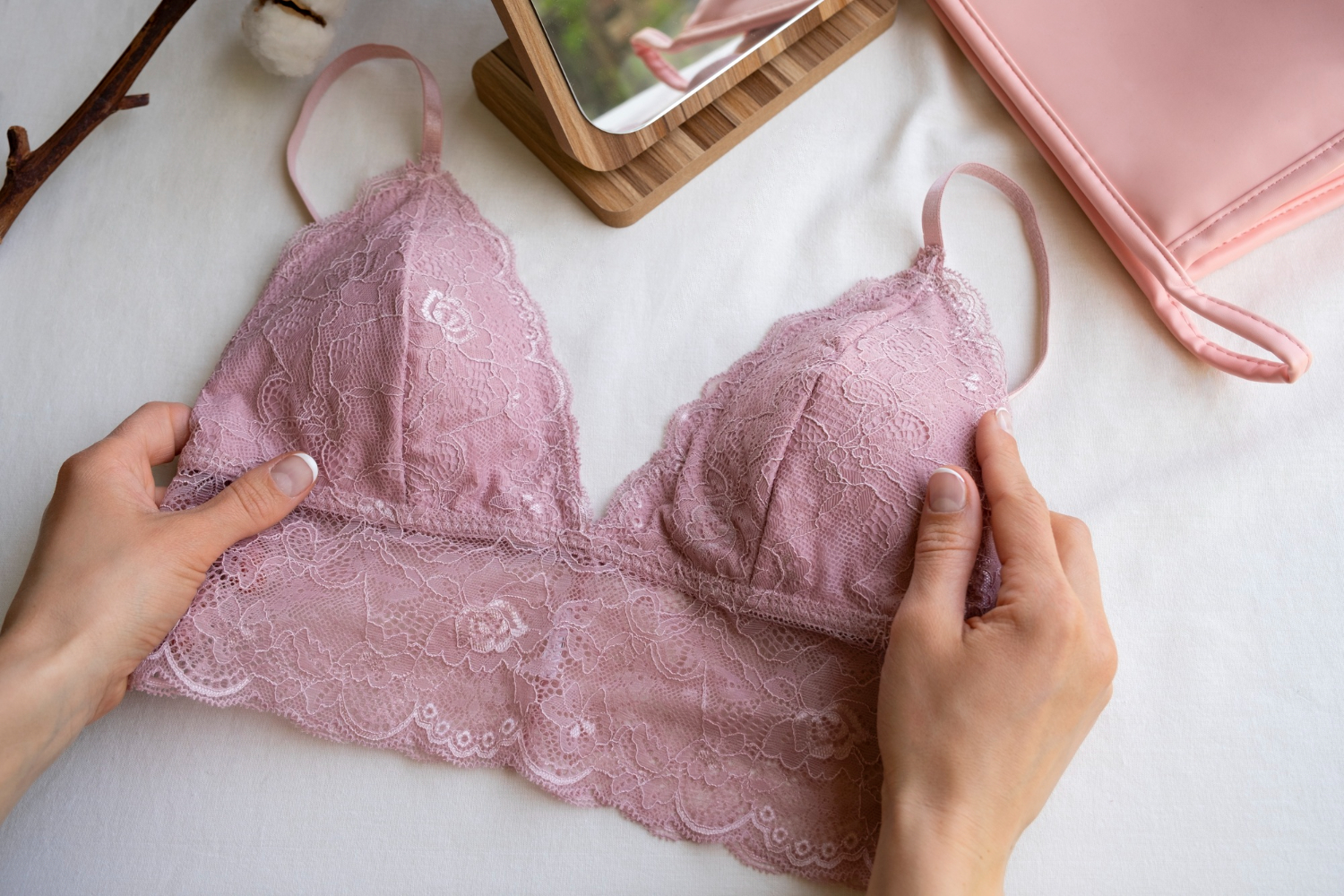 Cuidados com a lingerie na mala de viagem: use porta-sutiã e saquinhos