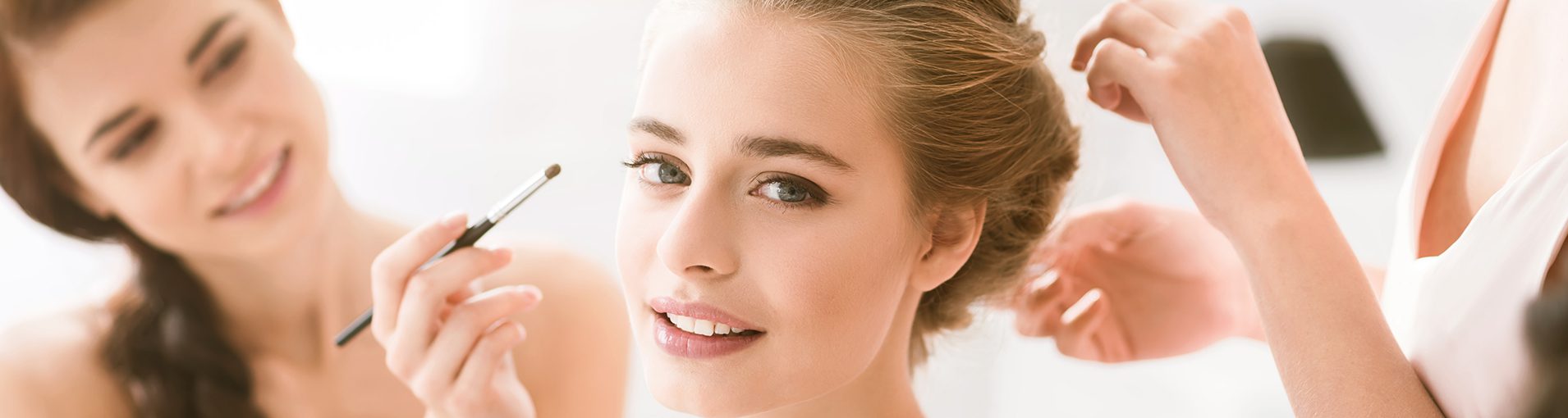 |maquiagem-para-noiva-com-delineador|teste-de-maquiagem-para-noiva|maquiagem-para-noiva-loira|maquiagem-para-noiva-negra|maquiagem-para-noiva-oriental|maquiagem-para-noiva-ruiva|maquiagem-para-noiva-de-dia|teste-de-maquiagem-para-noiva|