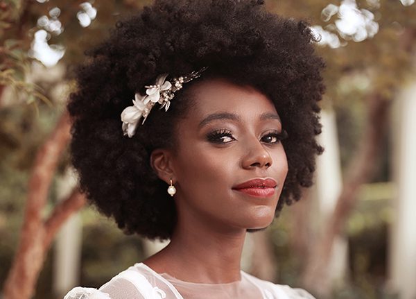 |Noiva negra no dia do casamento|Maquiagem para noivas negras: noiva e noivo no dia do casamento|Noiva no dia do casamento usando maquiagem para noivas negras|Exemplo de maquiagem para noivas negras||Noiva de olhos fechados e rindo no dia do casamento|Noiva negra maquiada para o dia do casamento|Maquiagem para noivas negras: noiva e noivo no dia do casamento|Exemplo de maquiagem para noivas negras|Maquiagem para noiva negra batom vermelho|Maquiagem para noiva negra|maquiagem para noiva negra|maquiagem para noiva negra|maquiagem para noiva negra|maquiagem para noiva negra||maquiagem para noiva negra|maquiagem para noivas negras|maquiagem para noivas negras