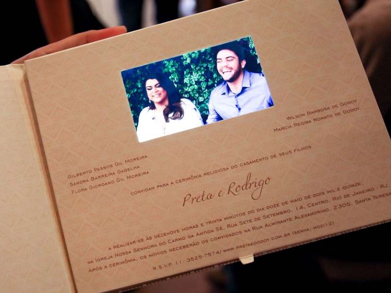 convite-de-casamento-com-mini-tv
