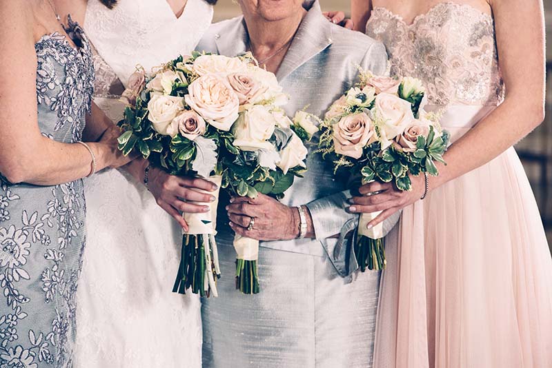 Pais separados em fotos protocolares do casamento