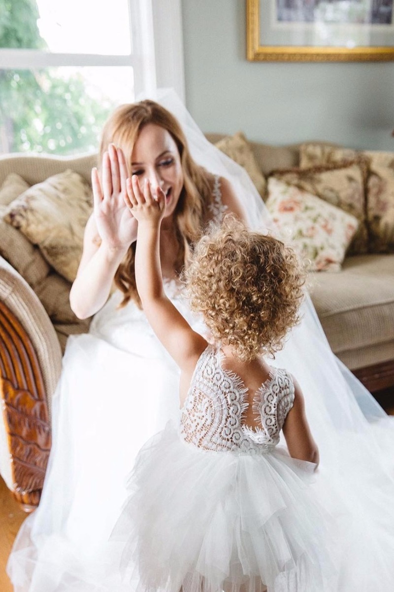 penteados para daminhas com flores