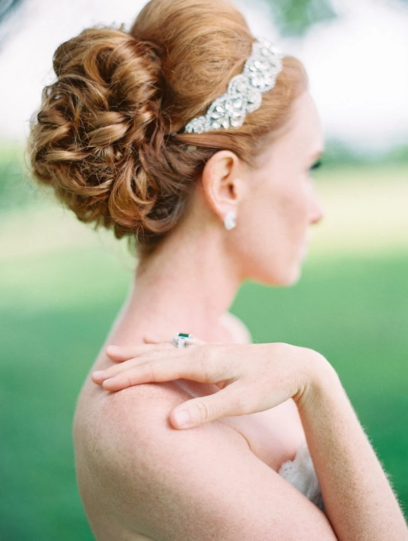 penteados para noivas ruivas coque com tiara