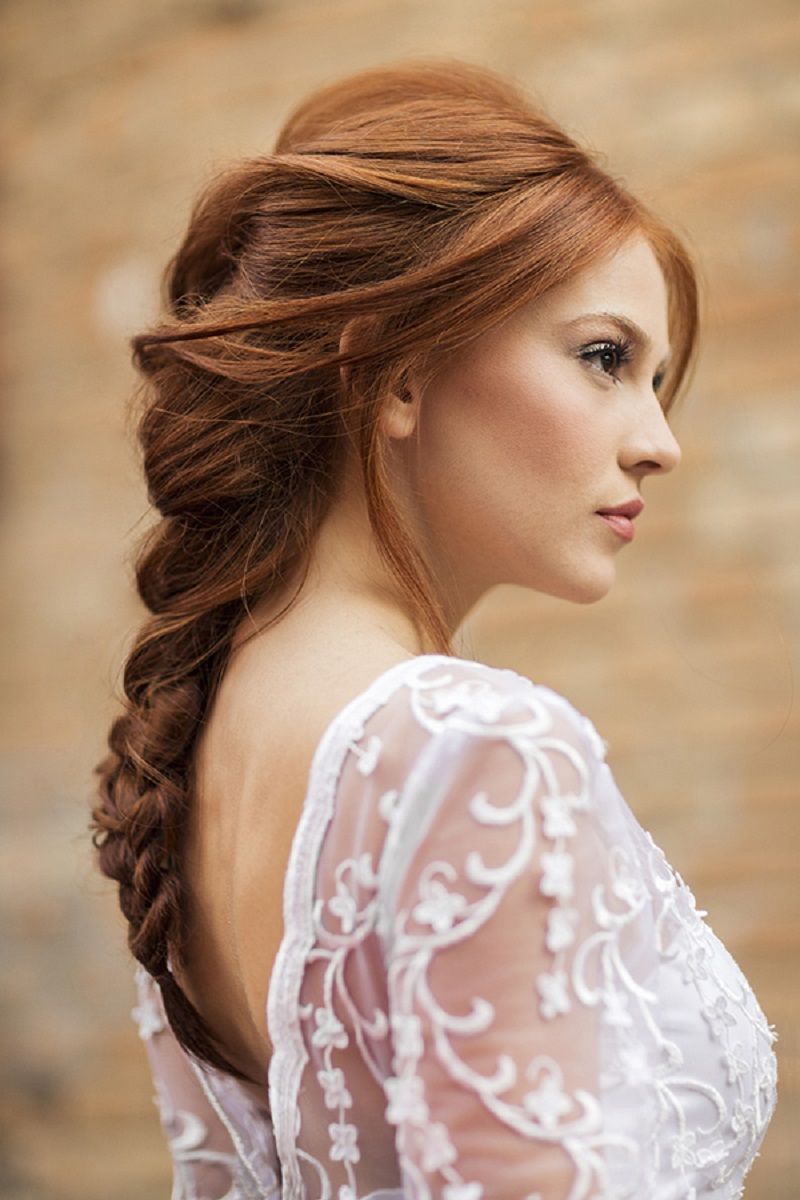 penteados para noivas ruivas com tranças e flores