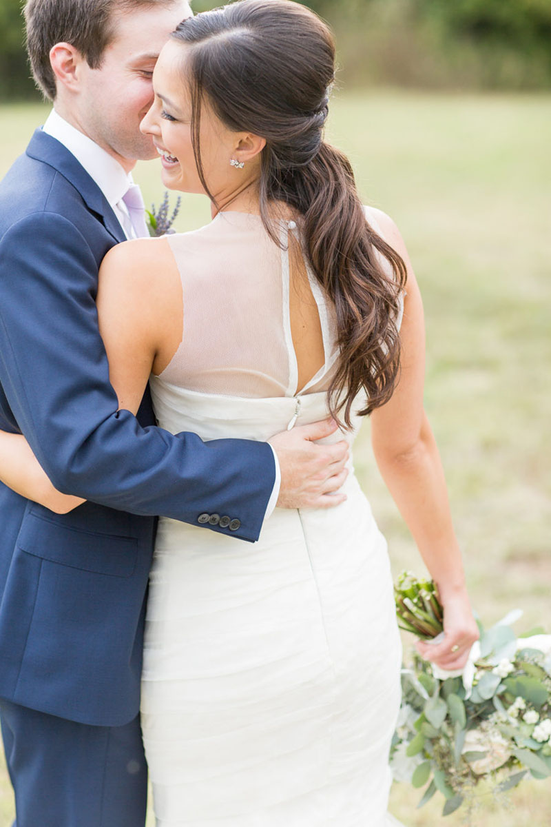 penteado para noiva com rabo de cavalo e acessórios