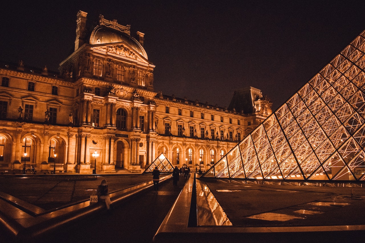 casamento em Paris: visita ao Museu do Louvre como passeio para convidados