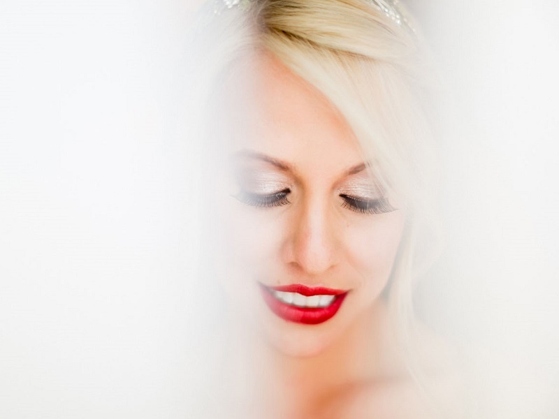 noiva-com-batom-vermelho