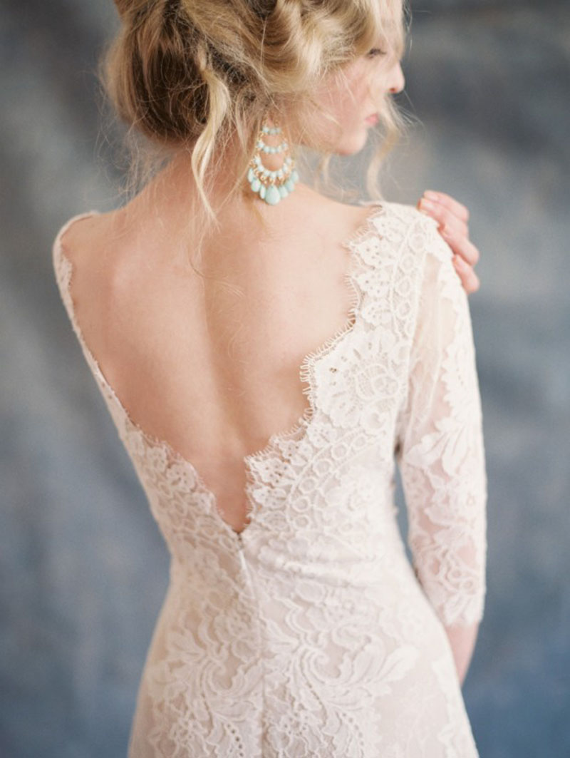 Noiva com vestido rendado estilo Alençon