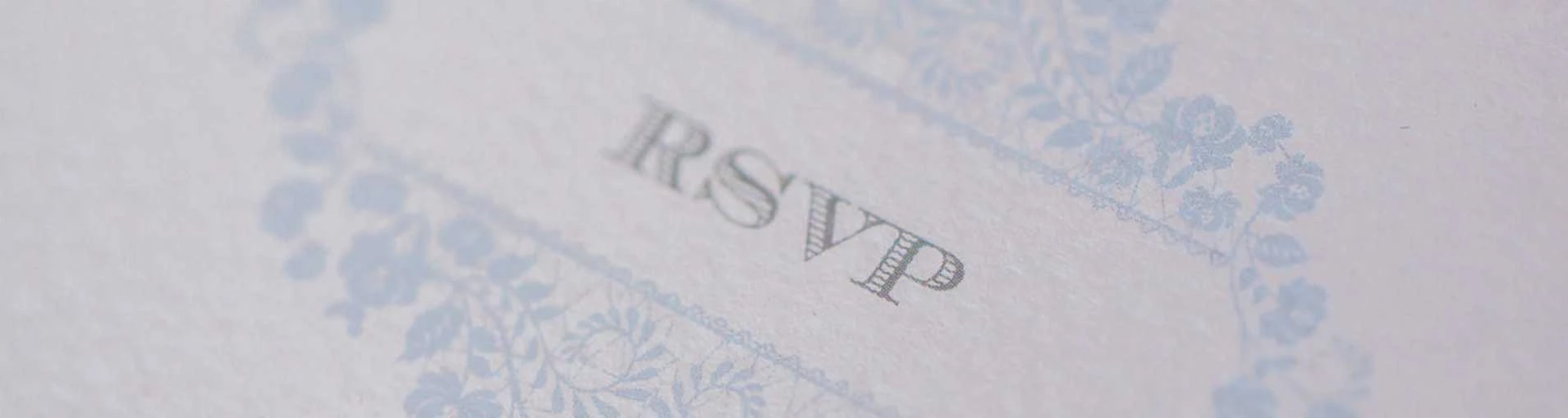convite de casamento com a inscrição RSVP