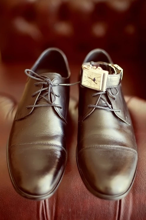 sapato do noivo preto clássico com cadarço
