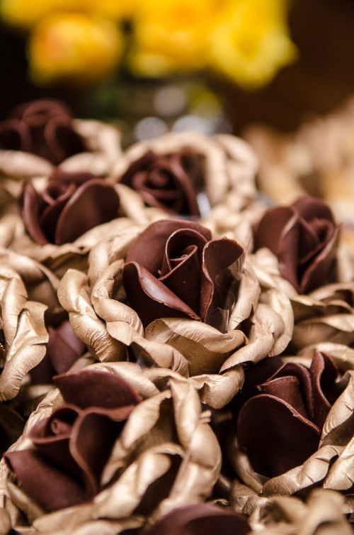 decoração de casamento amarela e marrom