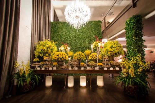 decoração de casamento amarela e marrom