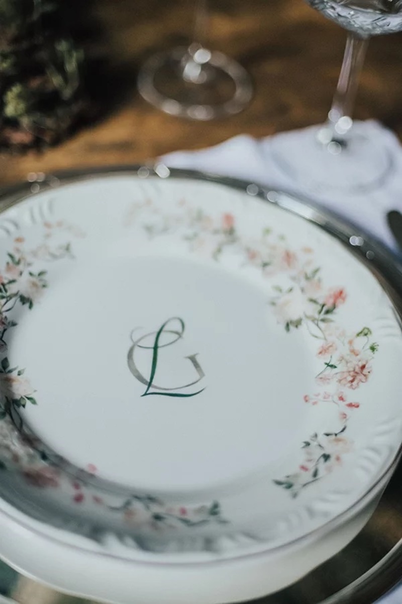Tendências de decoração de casamento 2025 enxoval exclusivo guardanapos e sousplats