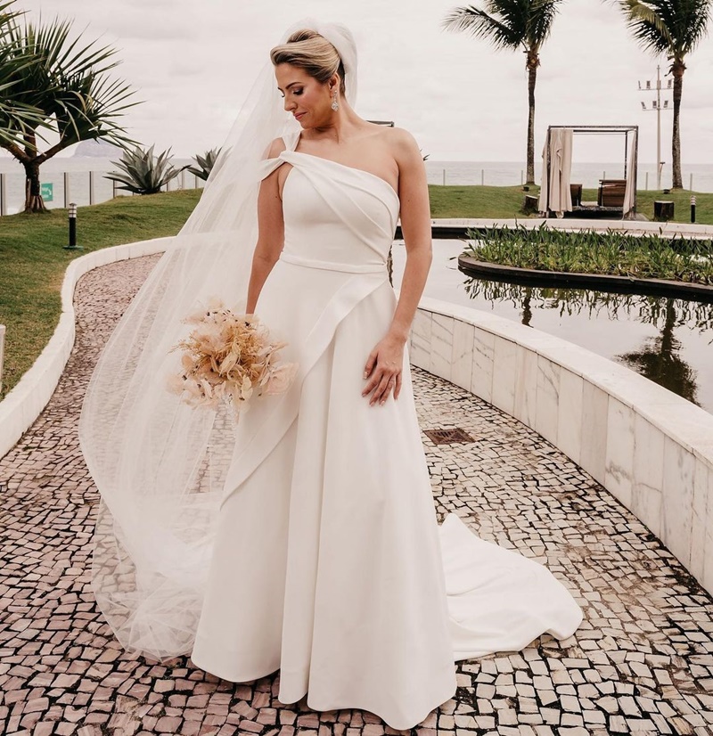 Vestido de noiva 2025 minimalista