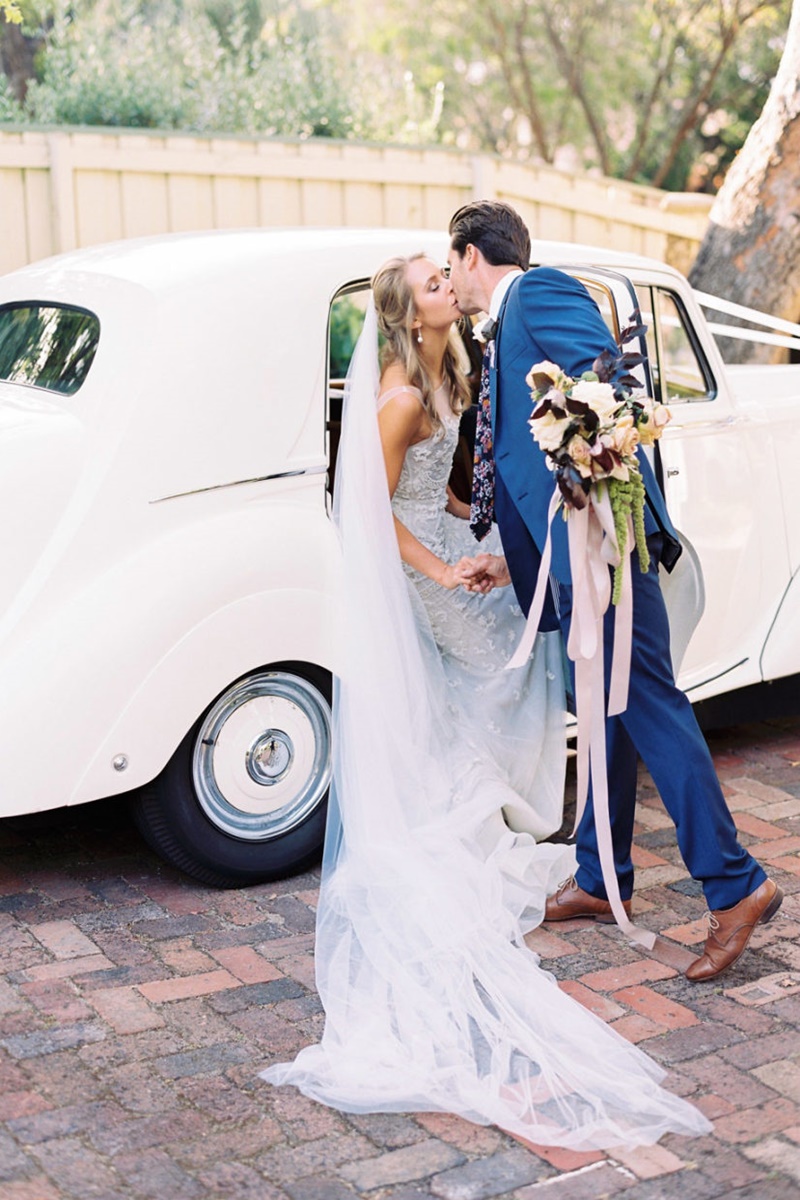 terno azul para casamento - noivo com terno azul claro